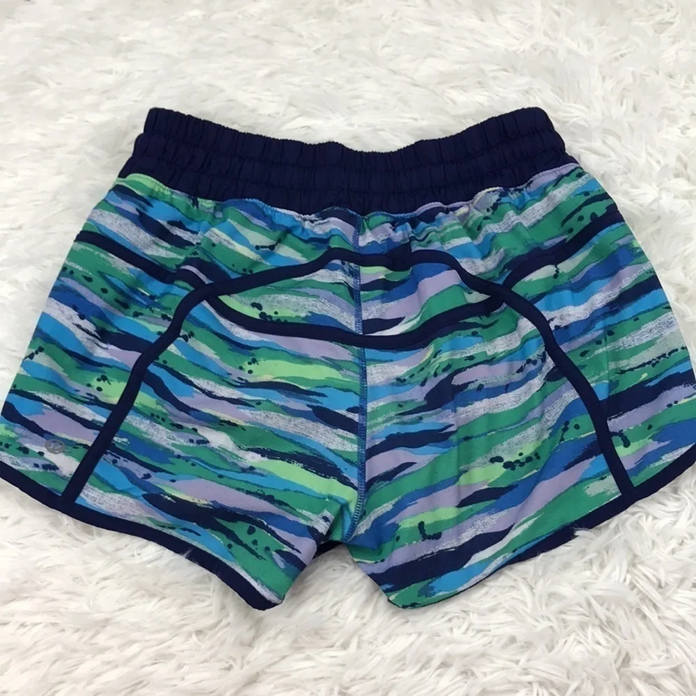 Lululemon Tracker Short III Seven Wonders Multi